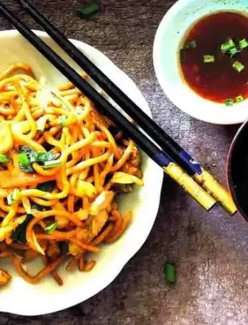 Lo Mein vs. Udon Noodles